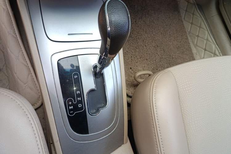 Used Buick Excelle 2013 1.5L Automatic Classic Model
