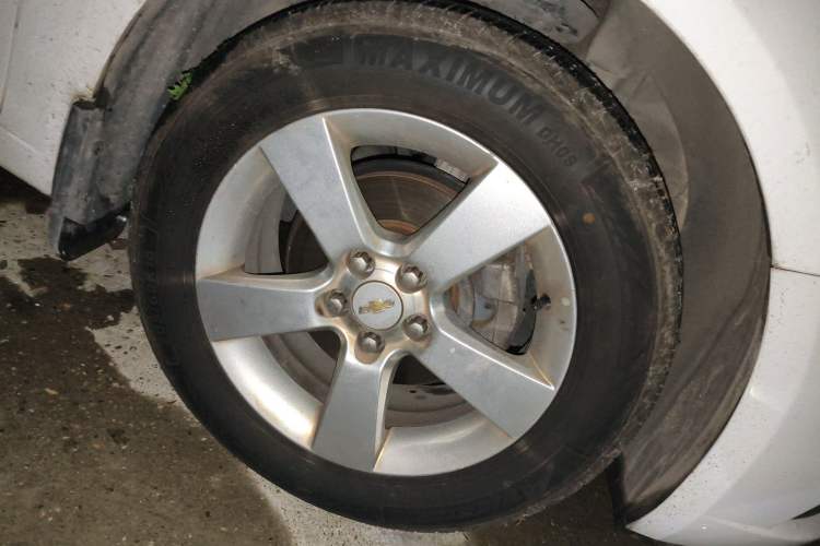 Used Chevrolet Cruze 2012 1.8L SE AT Right Front Wheel Hub