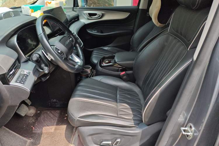 Used Roewe iMAX8 2022 400TGI Celebration Edition
