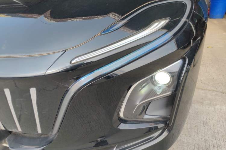 Used Hongqi E-QM5 2022 431 km Charge & Enjoy Edition
