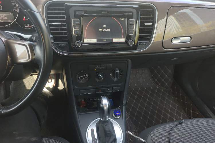 Used Volkswagen Beetle 2014 1.2TSI Fashion Edition Audio And AC Panel