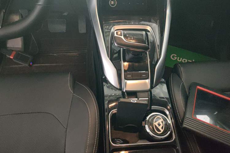 Used SAIC MAXUS EUNIQ 5 2020 1.3T PLUG-IN Elite Edition
