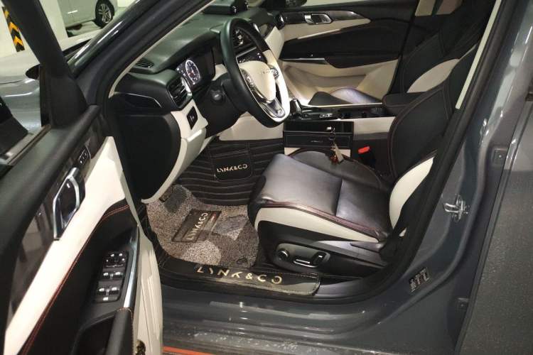 Used Lynk & Co 02 2018 1.5T DCT Two-Wheel Drive Zhaopu Version China V Standard Interior 3