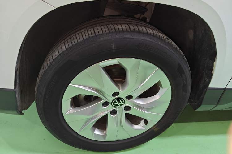 Used Volkswagen Tharu 2023 300TSI Two-Wheel-Drive Crescent Edition Left Front Wheel Hub