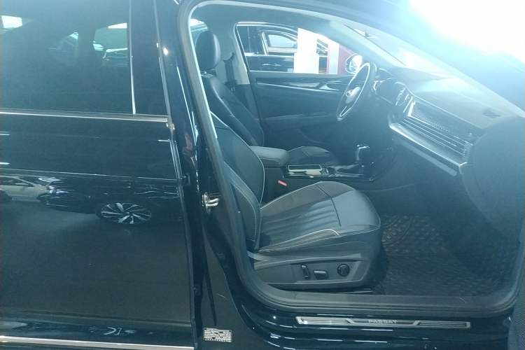 Used Volkswagen Passat 2023 330TSI Elite Edition Right Front Seat