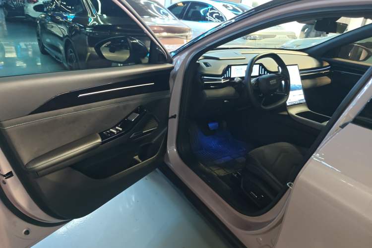 Used Geely Galaxy L6 2024 125km Creative Edition