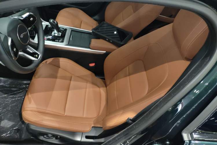 Used Jaguar XEL 2025 2.0T 250 PS R-DYNAMIC 90th Anniversary Edition
