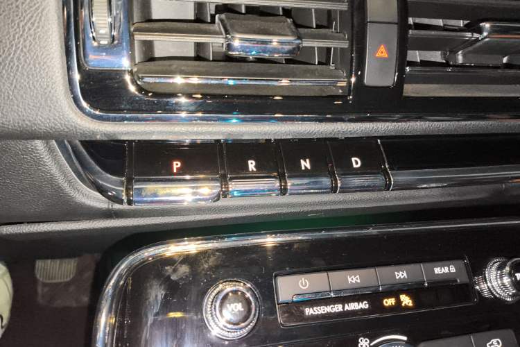 Used Lincoln Navigator 2020 3.5T Prestige Edition Gear Lever