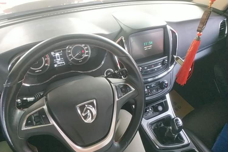 Used Baojun 560 2015 1.8L manual luxury version