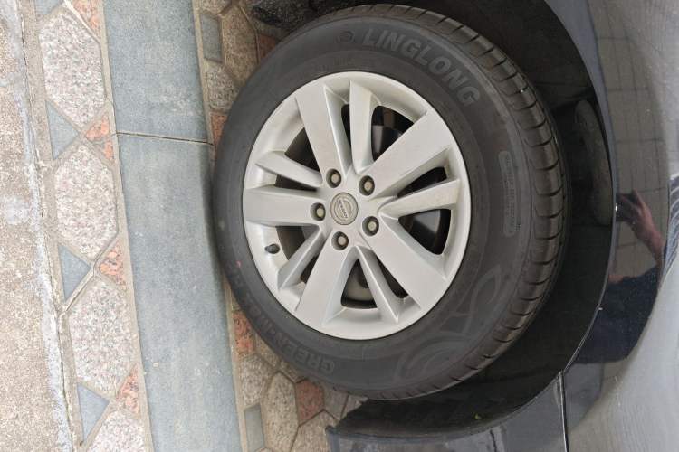 Used Nissan Teana 2011 2.0L XL Comfort Edition Right Front Wheel Hub