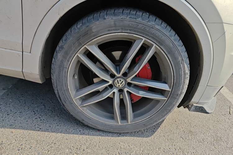 Used Volkswagen Tiguan L 2018 Revised Version 330TSI Automatic Two-Wheel Drive Trendy Edition
