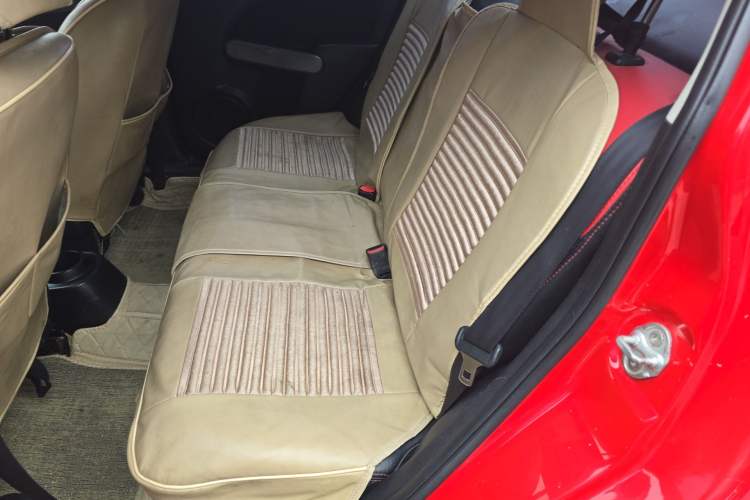 Used Mazda 2 2011 XuanDong 1.5L Automatic Fashion Edition Left Rear Seat