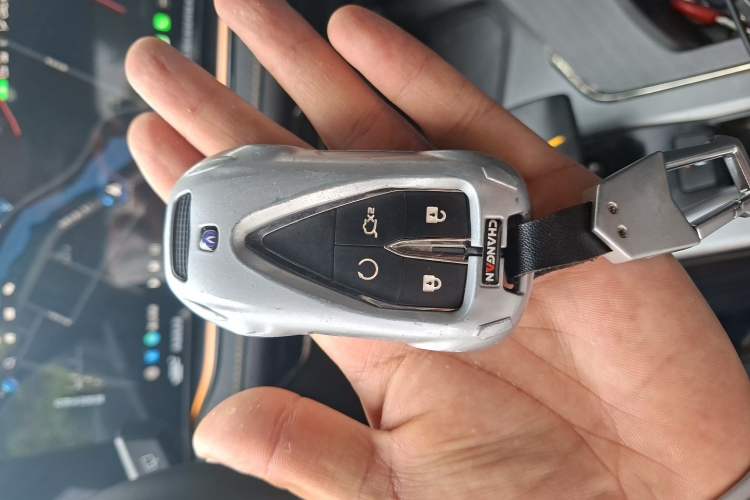 Used CHANGAN OSHAN X5 PLUS 2023 Revised 1.5T DCT Excellence Edition