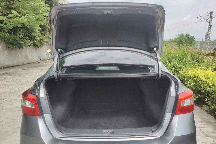 Used Nissan Sylphy 2022 Classic 1.6XE CVT Comfort Edition Trunk