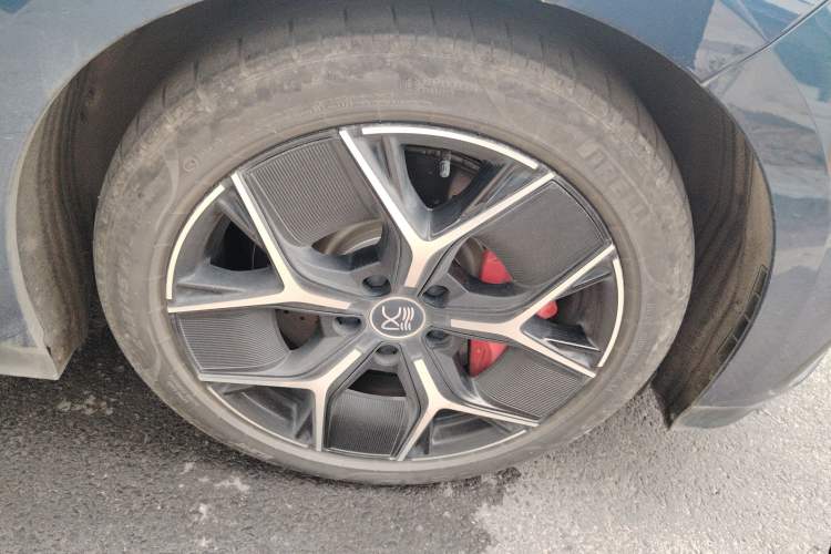 Used BYD Han 2022 EV Genesis Edition 715KM Front-Wheel-Drive Prestige Model Right Front Wheel Hub