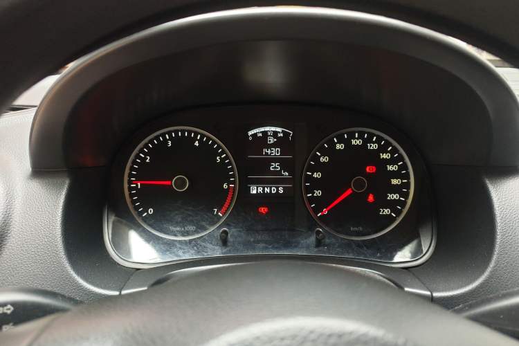 Used Volkswagen Lavida 2011 1.6L Automatic PinYou Edition Instrument Cluster