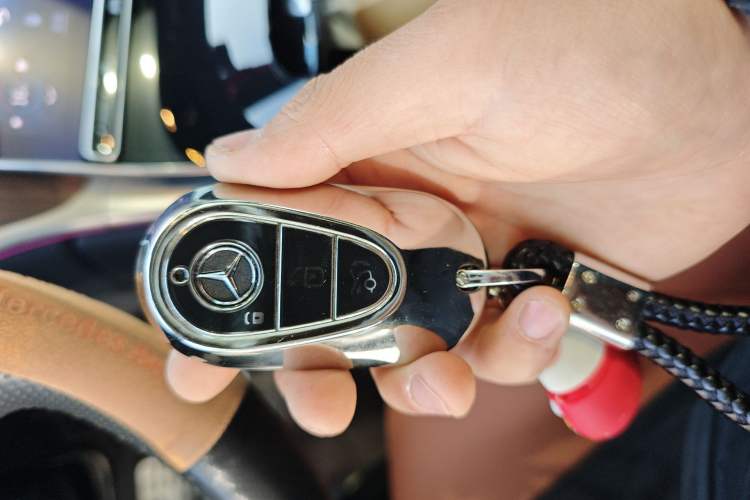 Used Mercedes-Benz GLC 2023 GLC 300 L 4MATIC Dynamic 7-Seater Vehicle Key