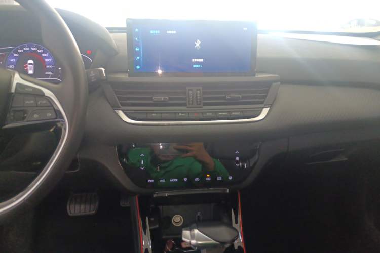 Used Dongfeng Aeolus Yixuan GS 2021 230T Automatic Star-Chasing Edition Audio And AC Panel