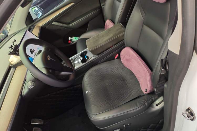 Used Tesla Model Y 2021 Long-Range All-Wheel-Drive Version 3D7
