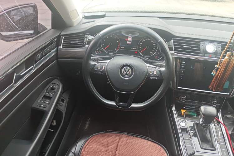 Used Volkswagen Phideon 2018 Revised Version 380TSI Two-Wheel Drive Business Edition
