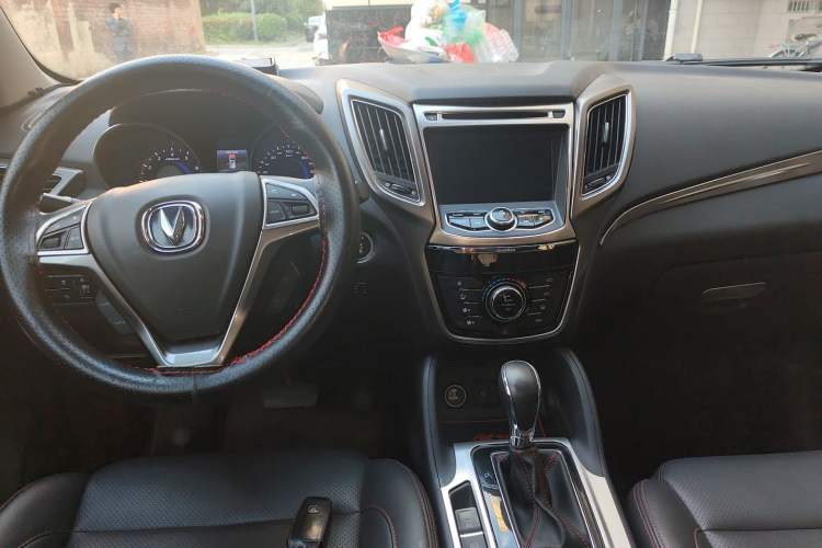 Used Changan CS75 2015 1.8T Automatic 4x4 Prestige Model China V Emission Standard
