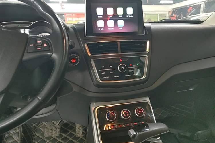 Used Bestune X40 2019 1.6L Automatic Luxury Edition China VI
