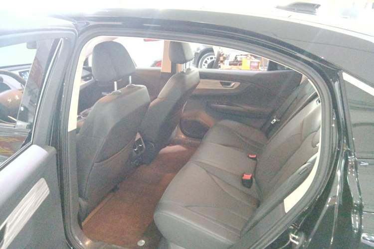 Used Hongqi E-QM5 2023 560km PLUS
