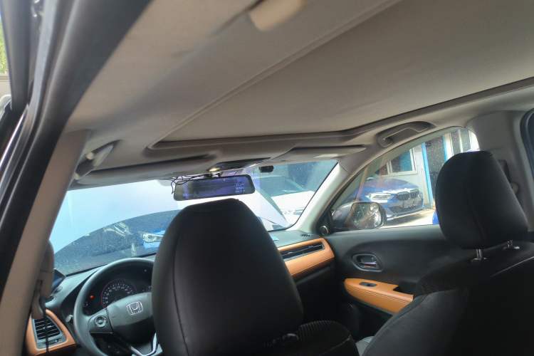 Used Honda Vezel 2016 1.8L CVT Front-Wheel Drive Pioneer Edition
