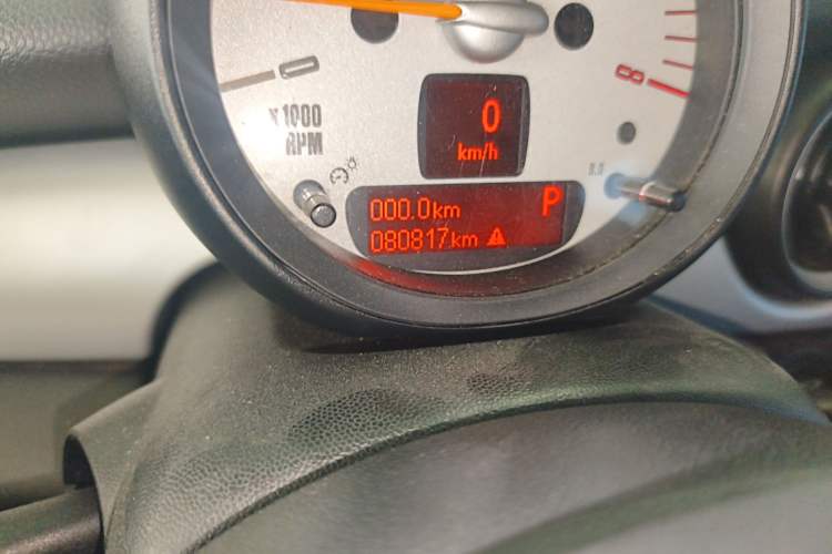 Used MINI 2012 1.6L ONE Baker Street Odometer Close Up