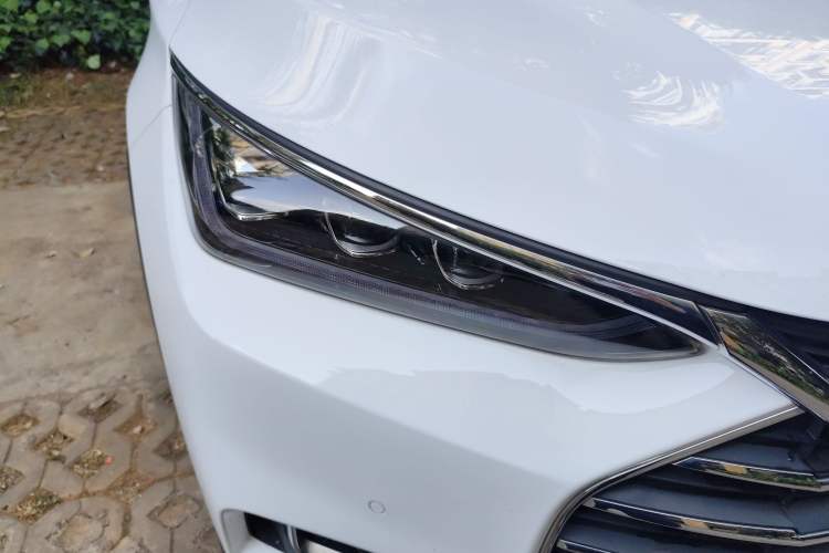 Used BYD Tang 2018 2.0T Automatic SmartConnect Prestige 7-Seater China V Standard