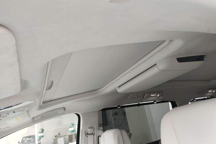 Used Buick GL8 New Energy 2026 Model Lu Zun Luxury Edition Headliner