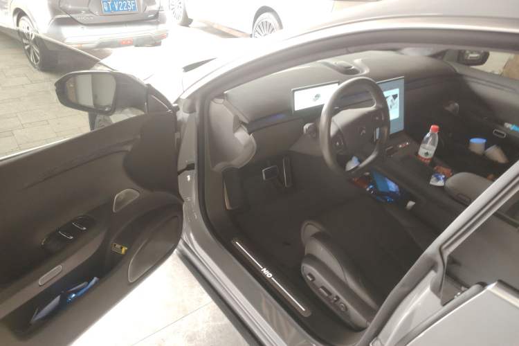 Used Nio ET7 2022 75 kWh Driver Seat