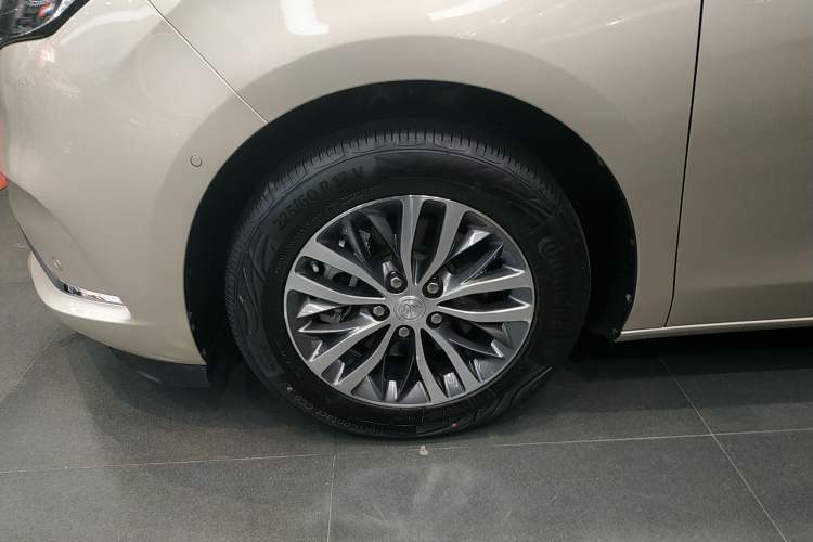 Used Buick GL8 2022 ES Landtrek 653T Luxury Edition