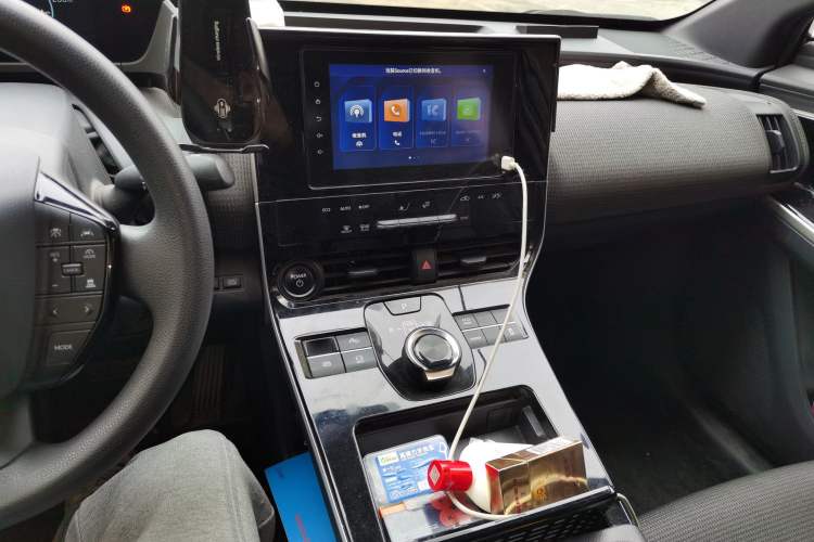 Used Toyota FAW bZ4X 2022 Two-Wheel-Drive Elite JOY Edition Audio And AC Panel