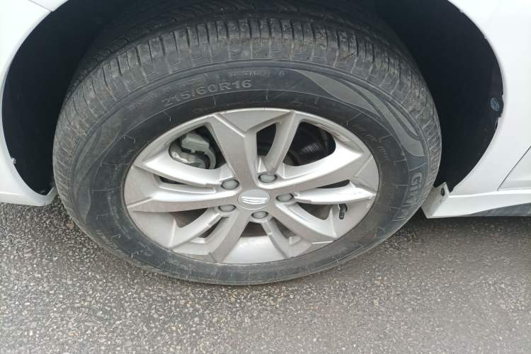 Used Geely Auto Emgrand New Energy 2022 EV Pro Ride-Hailing Version Lithium Iron Phosphate Left Front Wheel Hub