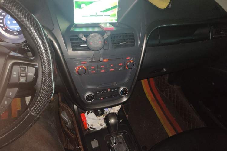 Used Bestune X80 2015 2.0L automatic comfort version
