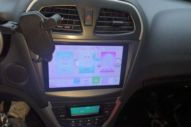 Used GAC Trumpchi GS5 2012 2.0L Manual Two-Wheel Drive Comfort Edition Audio And AC Panel