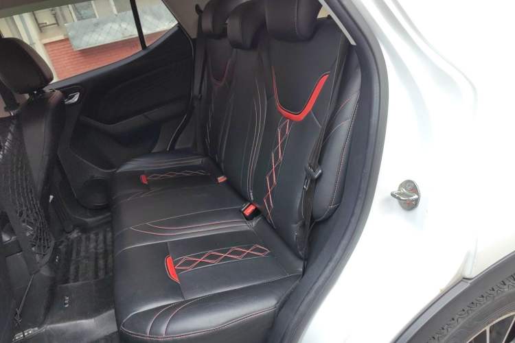 Used Soueast DX3 2018 1.5T CVT Flagship Edition Left Rear Seat