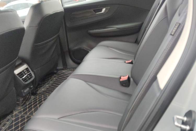 Used Hongqi E-QM5 2022 431 km Charge & Enjoy Edition
