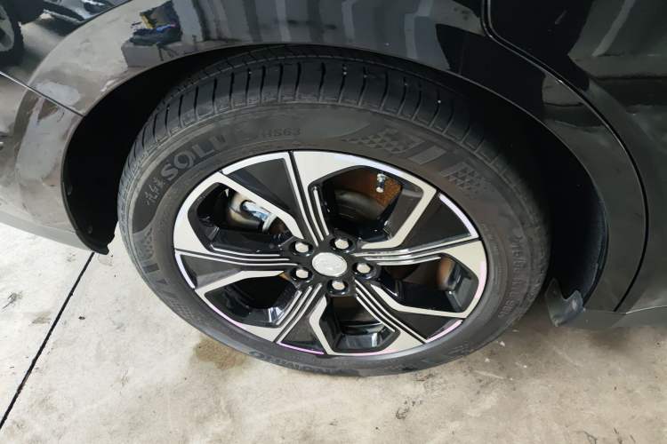 Used Hongqi E-QM5 2021 Online Booking Charging Basic Edition 4 Seats
