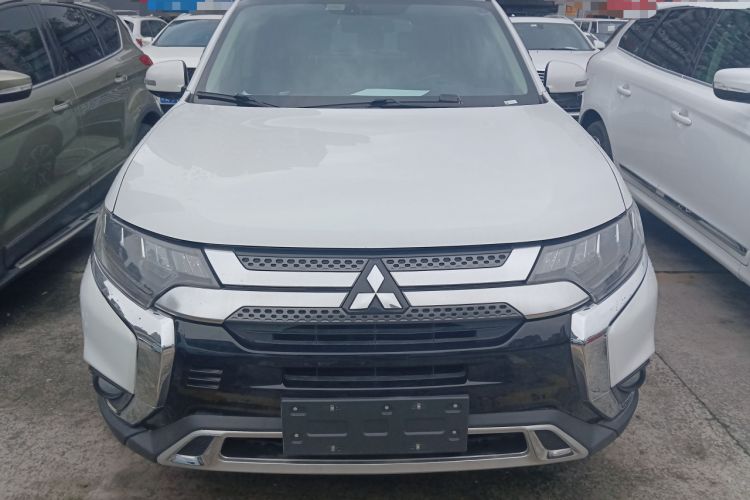 Used Mitsubishi Outlander 2020 2.4L 4x4 Zhi Xiang Edition 5 Seats Front