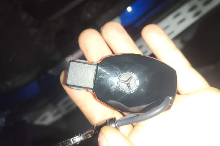 Used Mercedes-Benz GLC 2019 GLC 300 L 4MATIC Dynamic Model Vehicle Key