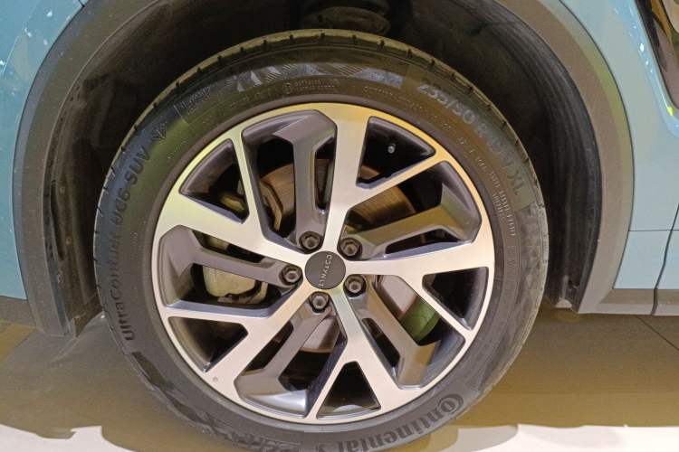 Used Lynk & Co 01 EM-P 2021 1.5TD PHEV Halo Left Front Wheel Hub