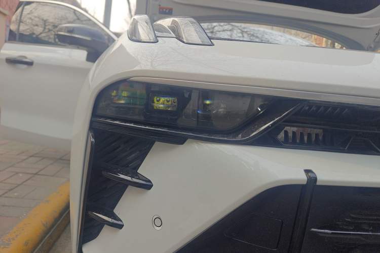 Used Lynk & Co 03 2025 1.5TD DCT Champion Edition Pro Right Front Headlight