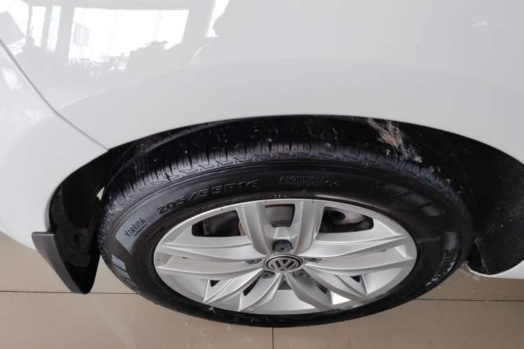 Used Volkswagen Golf 2018 1.6L Automatic Comfort Model Right Rear Wheel Hub