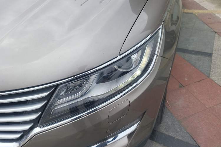 Used Lincoln MKC 2017 2.0T Two-Wheel-Drive Luxury Edition Left Front Headlight