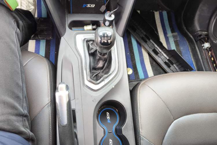 Used GAC Trumpchi GS4 2017 200T Manual Two-Wheel Drive Elite Edition Gear Lever