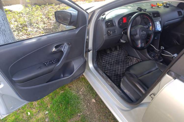 Used Volkswagen Polo 2013 1.4L Manual Fashion Edition