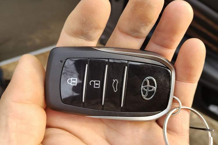 Used Toyota Avalon 2024 Dual-Motor 2.0L Luxury Edition
