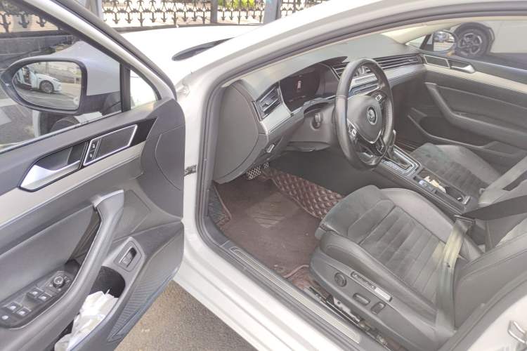 Used Volkswagen Variant 2017 380TSI Two-Wheel Drive Comfort Edition
